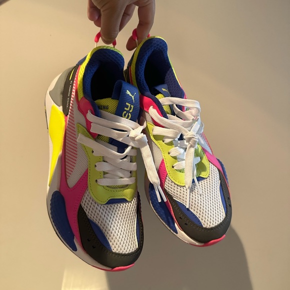 Pre loved shoes. I am moving houses and cleaning out stuff I dont use anymore - Picture 7 of 7